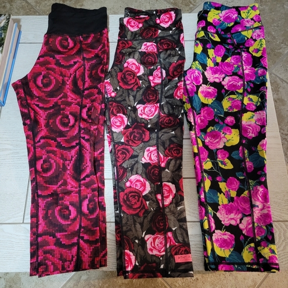 Betsey Johnson Pants - Betsey Johnson Performance Cropped Leggings - lot of 3